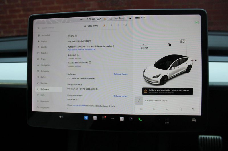 TESLA MODEL 3