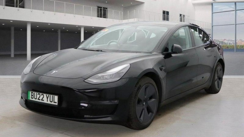 TESLA MODEL 3